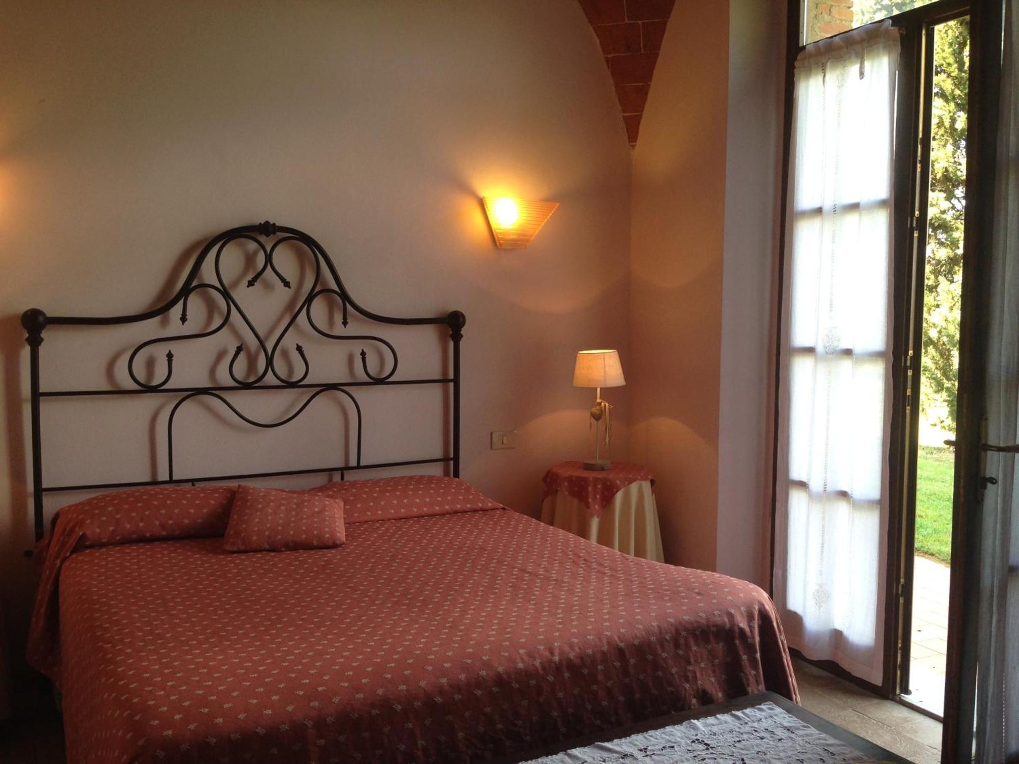 Fattoria Cirene Guest House Фолоника Стая снимка